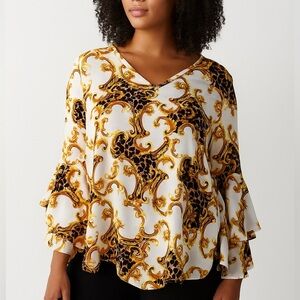 🎄 5/$25 Arabella White and Gold Patterned Bell Sleeve Blouse